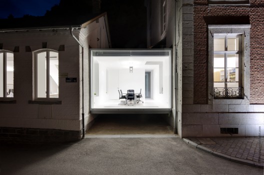 Artau Bureau / Artau Architecture
