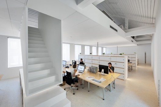 Artau Bureau / Artau Architecture