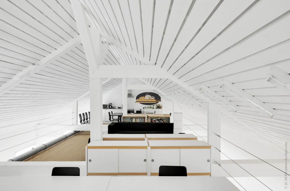 Artau Bureau / Artau Architecture