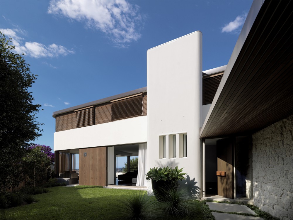 Balcony Over Bronte / Luigi Rosselli Architects