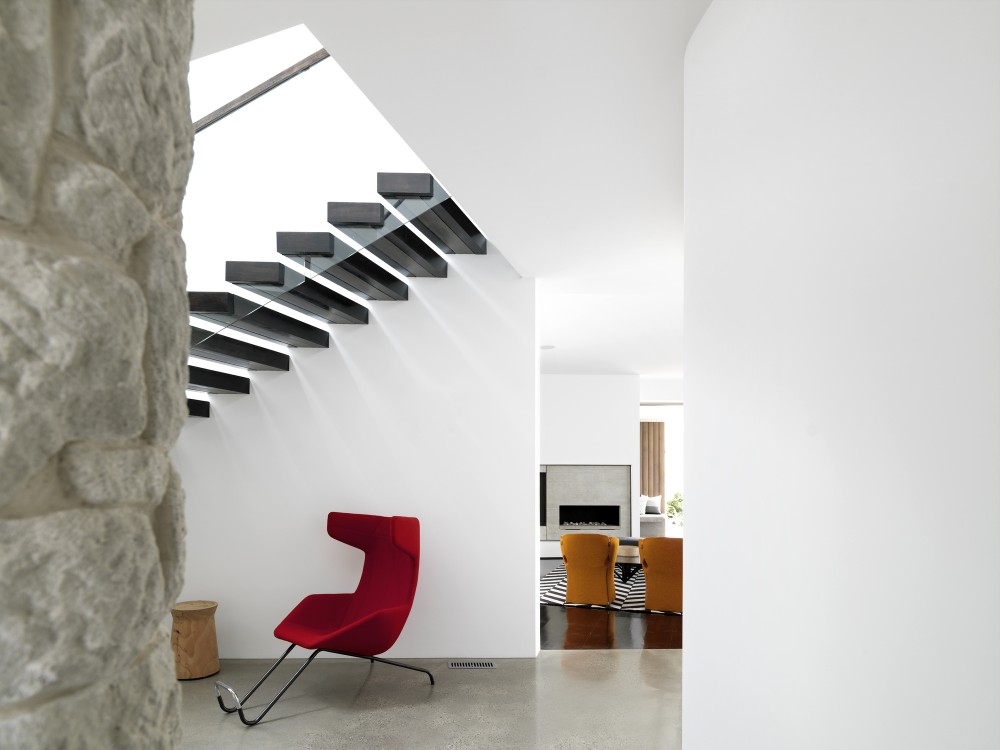 Balcony Over Bronte / Luigi Rosselli Architects