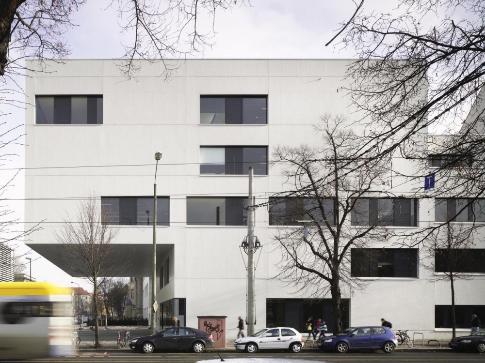 Library and Media Centre / Léon Wohlhage Wernik Architekten