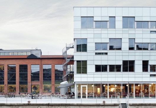 Media Evolution City / JUUL FROST Architects