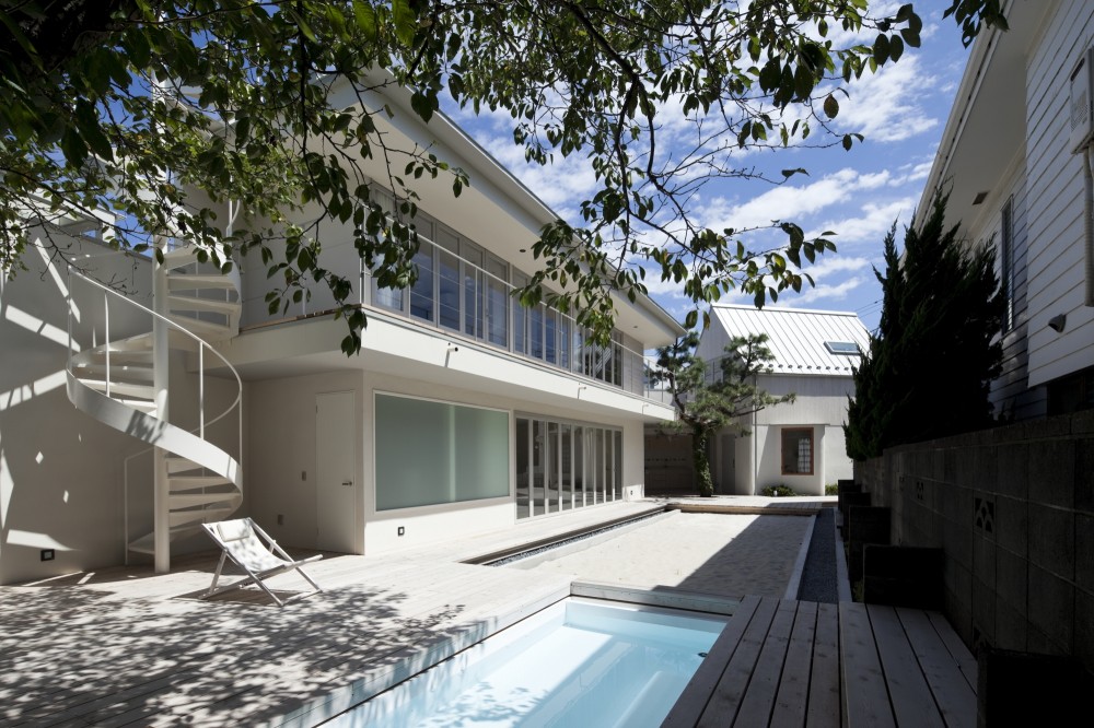 Seaside Retreat Hayama / YJP architecture