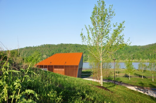 Riverview Park Visitor Service Building I / De Leon & Primmer Architecture Workshop