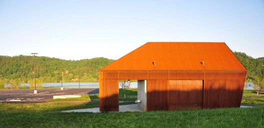 Riverview Park Visitor Service Building I / De Leon & Primmer Architecture Workshop