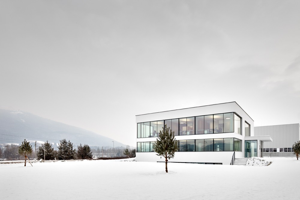 Neubau Bürogebäude / spado architects
