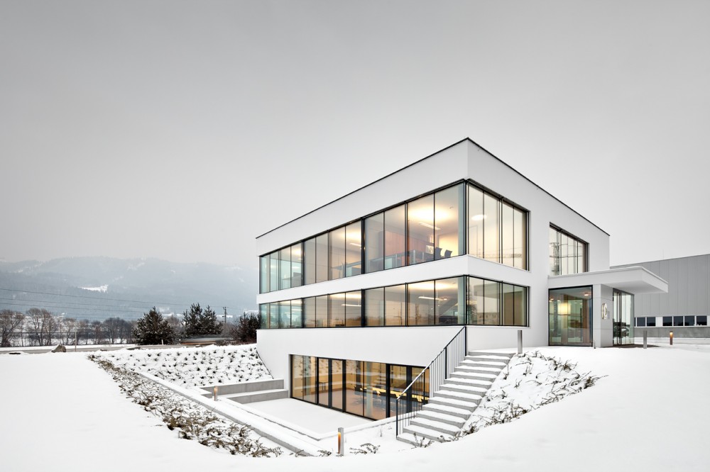 Neubau Bürogebäude / spado architects