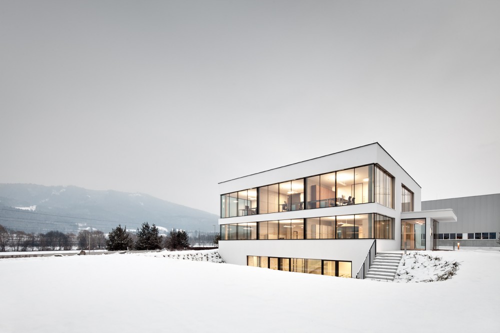 Neubau Bürogebäude / spado architects