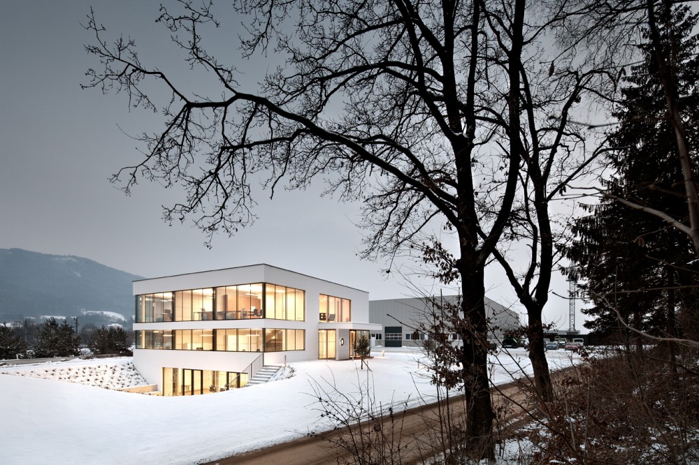 Neubau Bürogebäude / spado architects