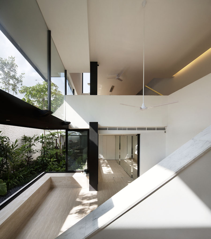 Armadillo House / Formwerkz Architects