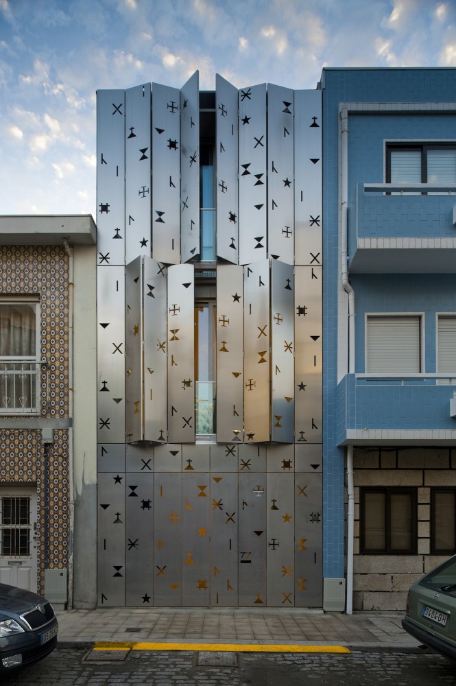 House 77 / dIONISO LAB