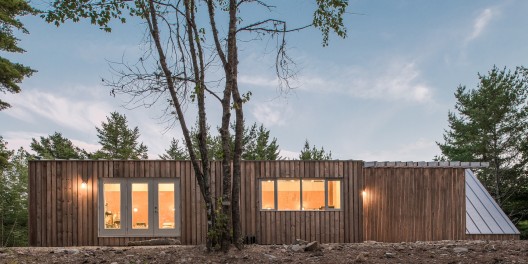 Moore Studio / Omar Gandhi Architect