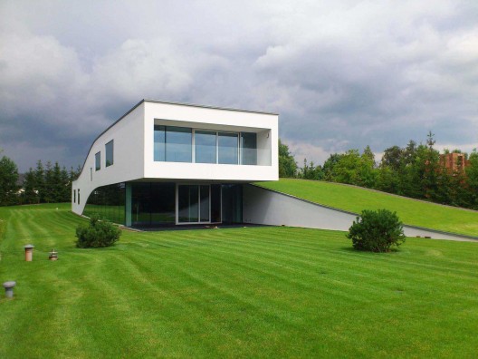 Auto-Family House / KWK PROMES