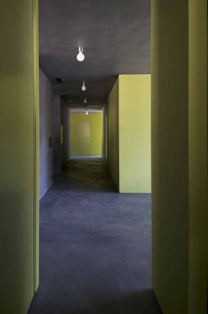 Commercial Building Islas / Mierta & Kurt Lazzarini Architekten