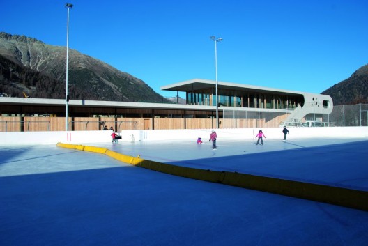 Sport and leisure centre Promulins / Mierta & Kurt Lazzarini Architekten