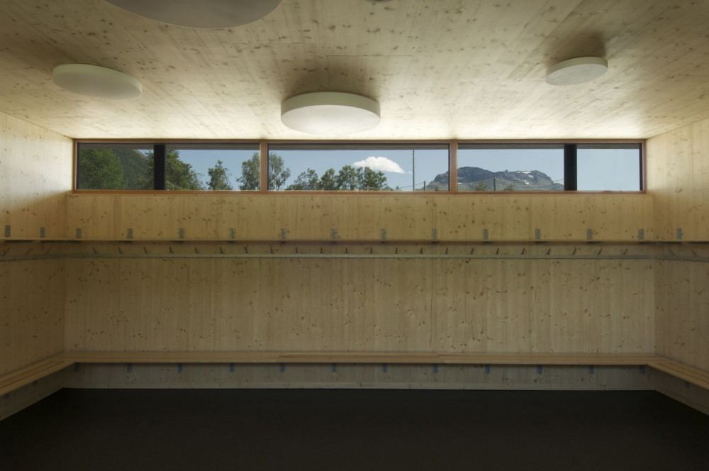 Sport and leisure centre Promulins / Mierta & Kurt Lazzarini Architekten