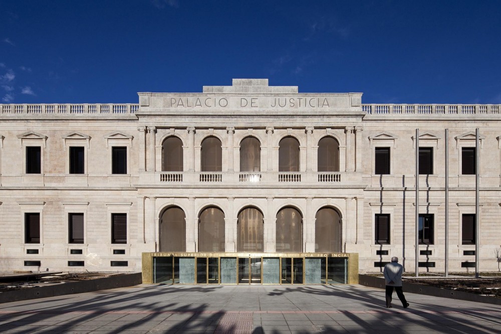 Burgos Justice Palace / Estudio Primitivo Gonzalez