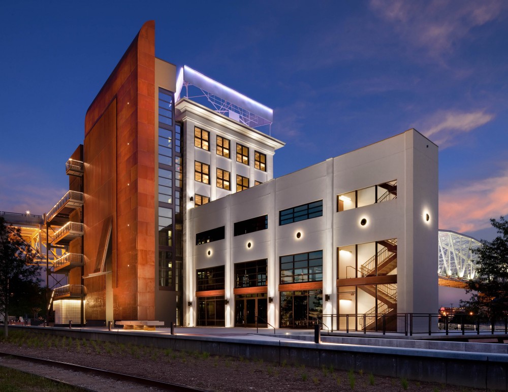 The Bridge Building / Hastings Architecture Associates