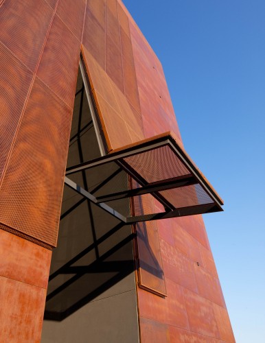 The Bridge Building / Hastings Architecture Associates