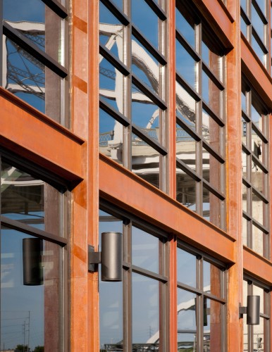 The Bridge Building / Hastings Architecture Associates