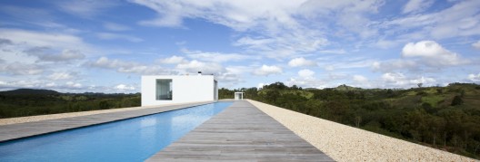 150M Weekend House / Shinichi Ogawa & Associates