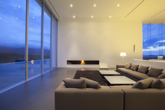 150M Weekend House / Shinichi Ogawa & Associates