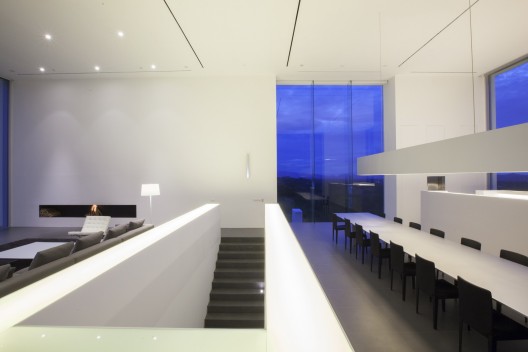 150M Weekend House / Shinichi Ogawa & Associates