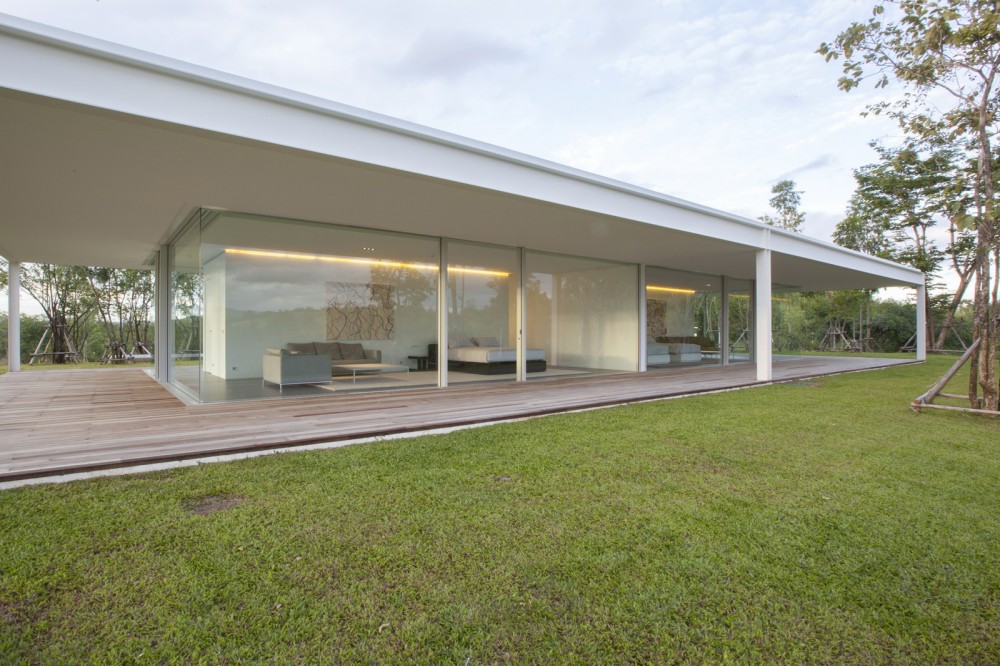 150M Weekend House / Shinichi Ogawa & Associates