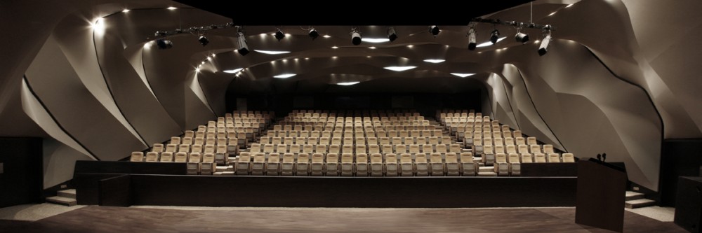 Masrah Al Qasba Theater / Magma Architecture