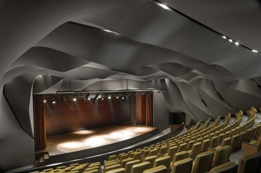 Masrah Al Qasba Theater / Magma Architecture