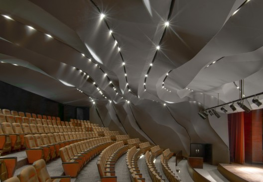 Masrah Al Qasba Theater / Magma Architecture