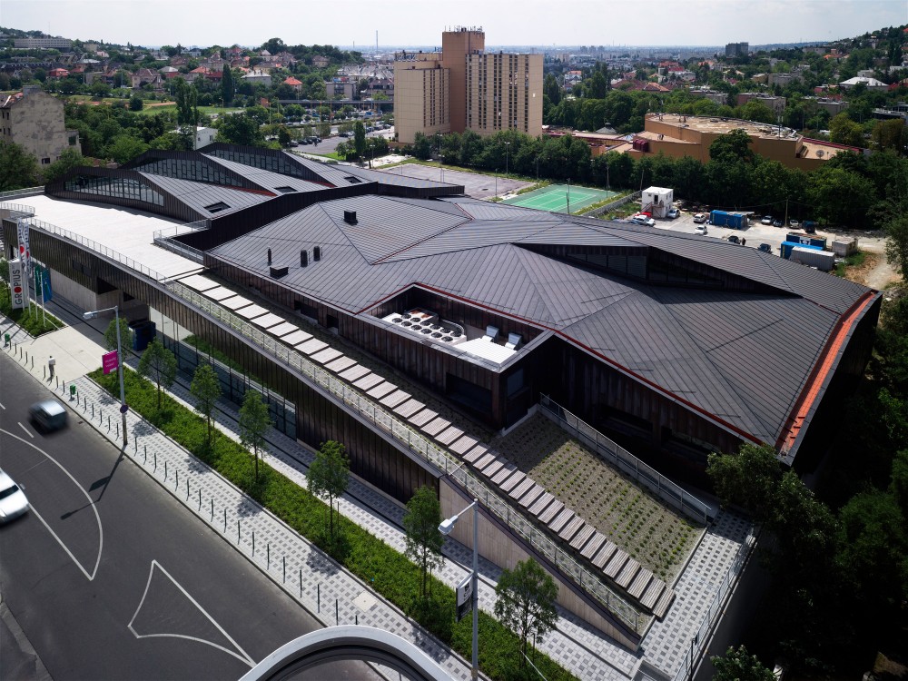 Sports Centre Csörsz / T2.a Architects