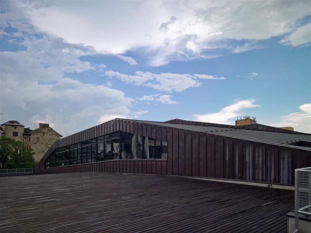 Sports Centre Csörsz / T2.a Architects