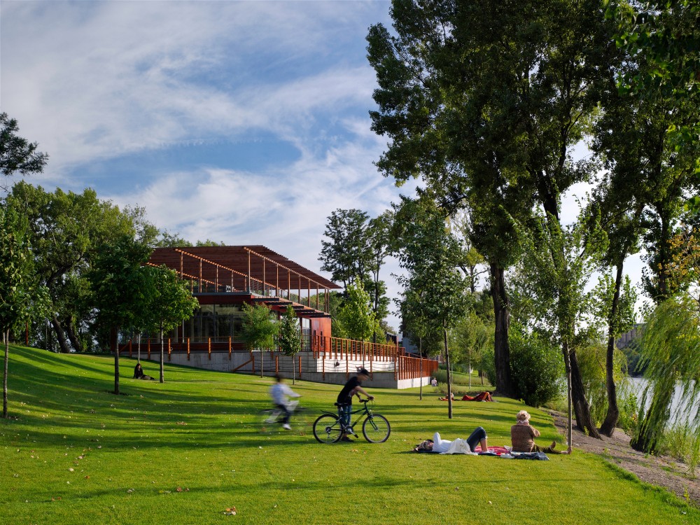 Waterfront Kopaszi Dam / T2.a Architects