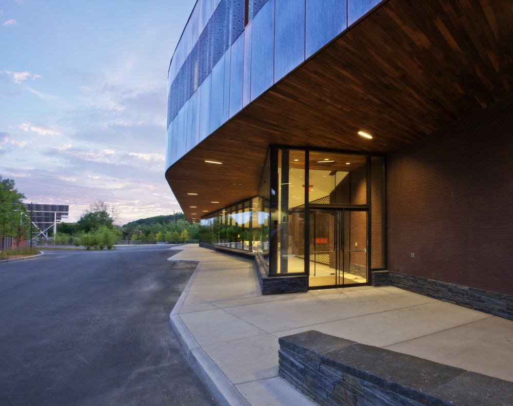 John W. Olver Transit Center / Charles Rose Architects