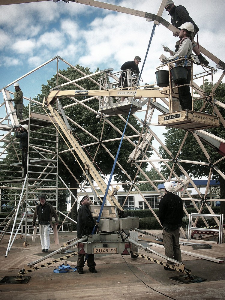 Peoples Meeting Dome / Kristoffer Tejlgaard & Benny Jepsen