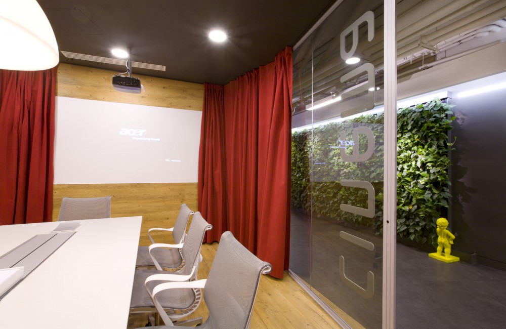 Badoo Development Office / za bor Architects