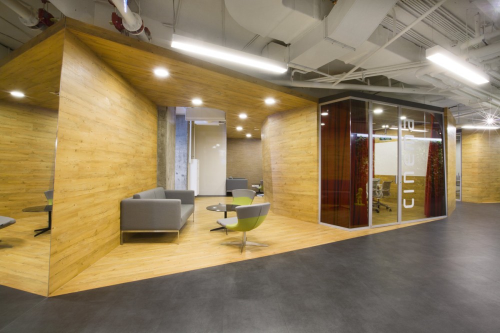 Badoo Development Office / za bor Architects