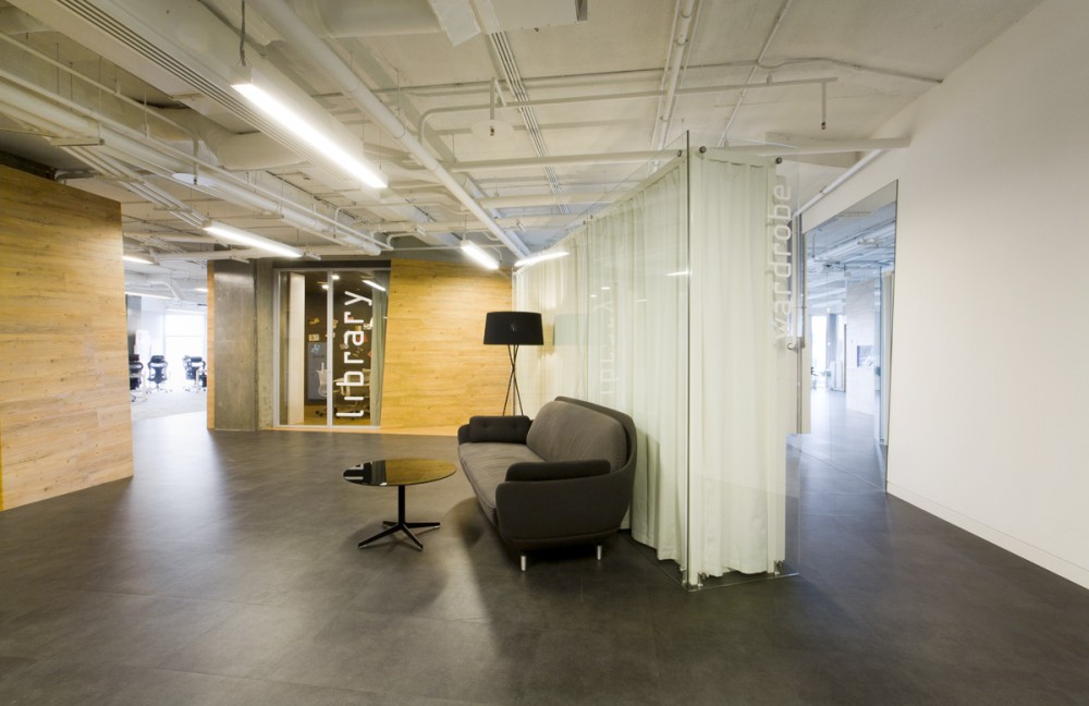Badoo Development Office / za bor Architects