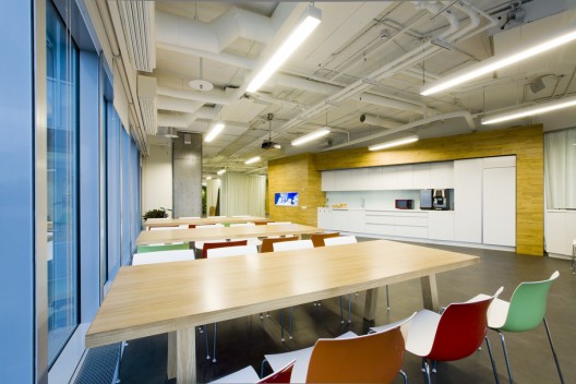 Badoo Development Office / za bor Architects