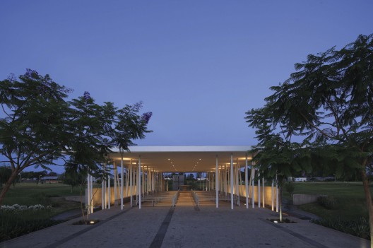 Capilla del Lago / Divece Arquitectos