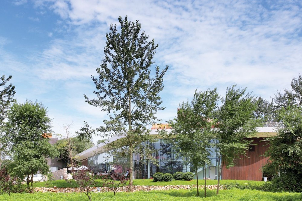 Gehua Youth and Cultural Center / Open Architecture