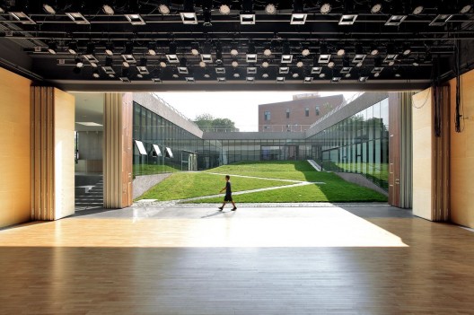 Gehua Youth and Cultural Center / Open Architecture