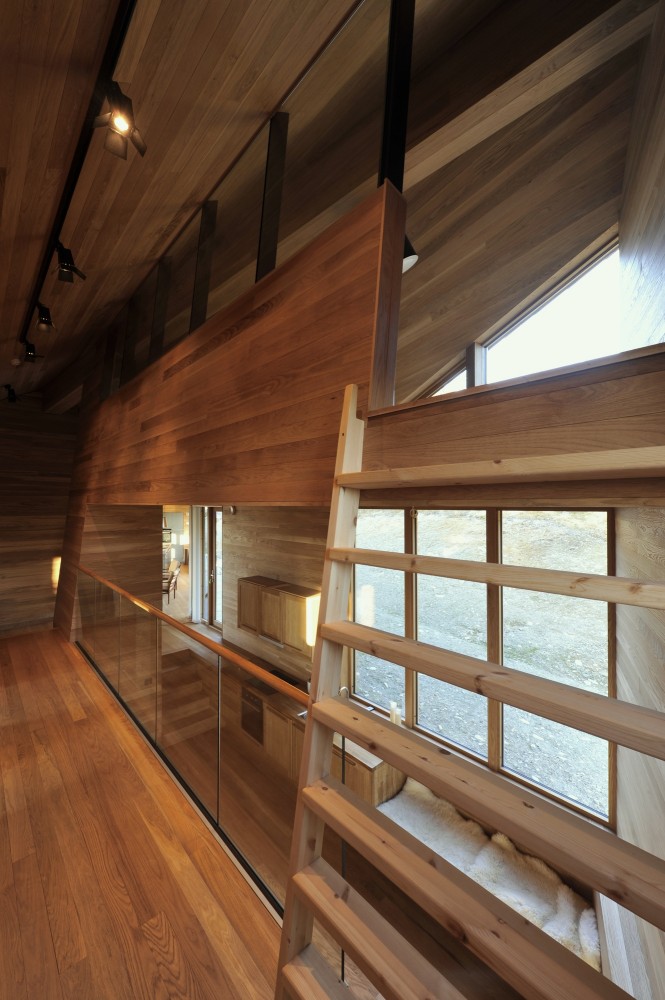Twisted House / JVA