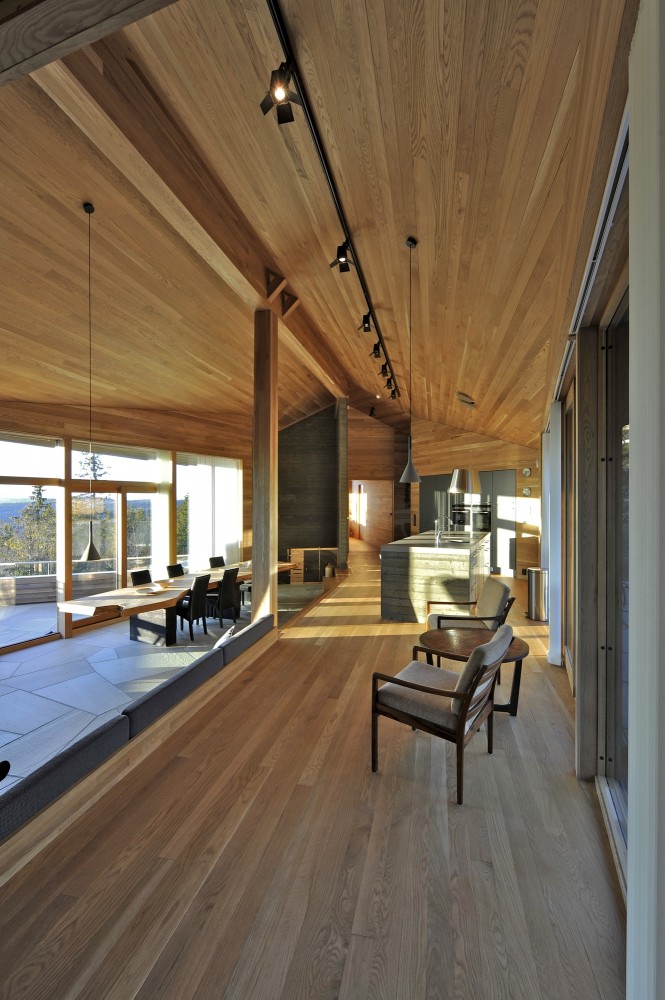 Twisted House / JVA