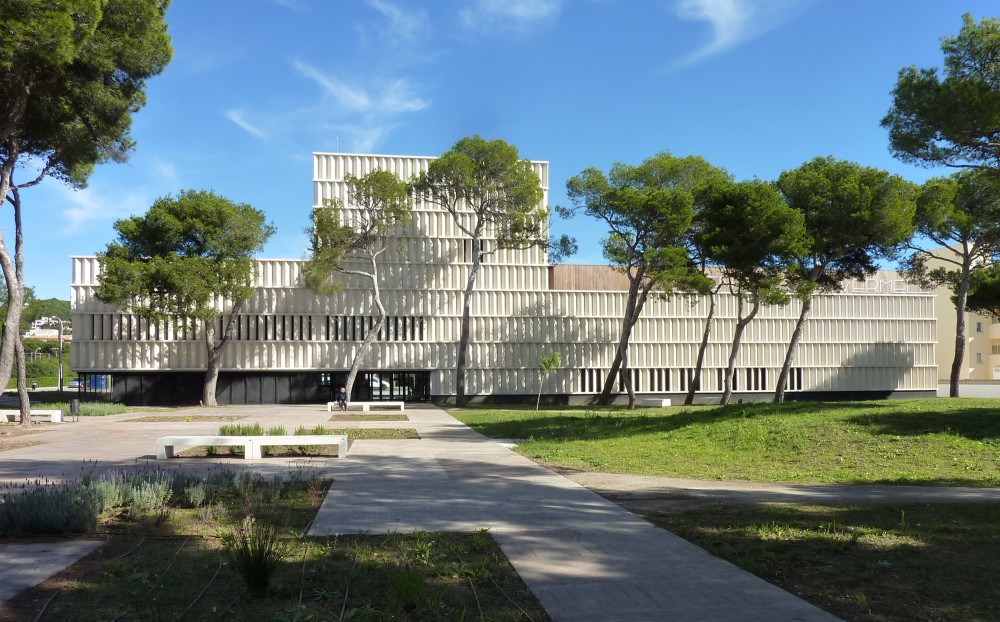 Cap Vermell Cultural Center in Cala Ratjada / BB Arquitectes