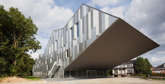 Academie MWD Dilbeek / Carlos Arroyo
