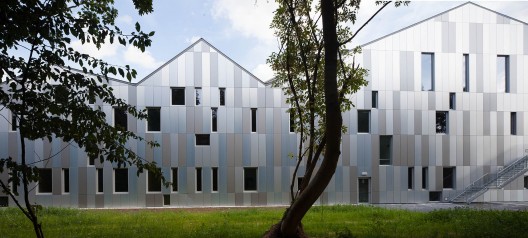 Academie MWD Dilbeek / Carlos Arroyo