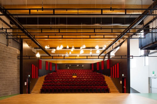 Academie MWD Dilbeek / Carlos Arroyo